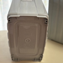 新品の蓋付きゴミ箱の画像