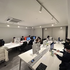 【事務スタッフ】高時給1,300円！副業・WワークOK◎週2日/1日4時間～OK！髪色髪型・服装・ネイル自由♪の画像