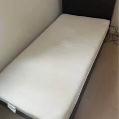 ニトリ　シングルベッド　収納付ベッドフレーム　ACコンセント付　...
