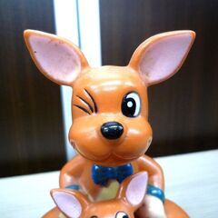 昭和レトロ コレクション どーそーぎん ソフビ カンガルー親子貯金箱 中古 高さ 約12.5cm 苫小牧西店の画像