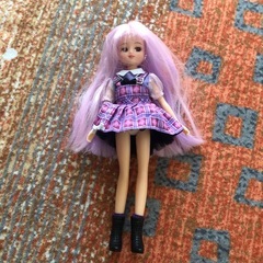 リカちゃん人形と付属品の画像