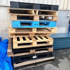 木製パレット/プラスチックパレット★早い者勝ち☆複数枚のお取引可...