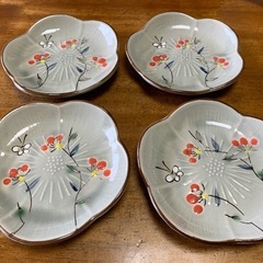 ☆(美品)小皿4枚の画像