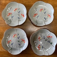 ☆(美品)小皿4枚の画像