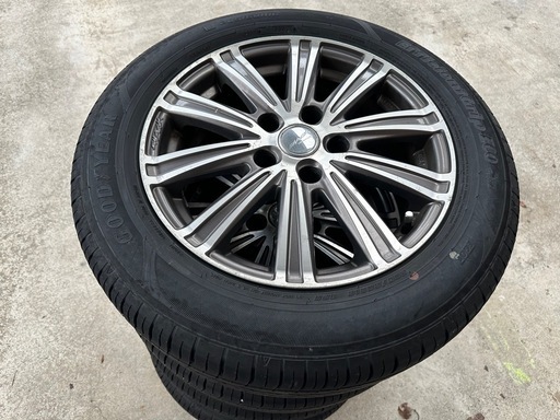 プリウスα夏タイヤ　205/60/r16 2023年製造