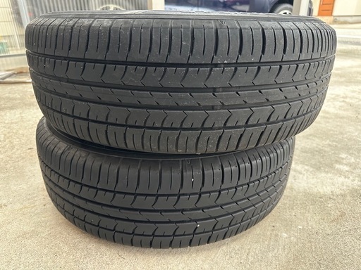 プリウスα夏タイヤ　205/60/r16 2023年製造