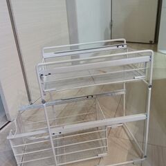 金属製  収納ラックの画像