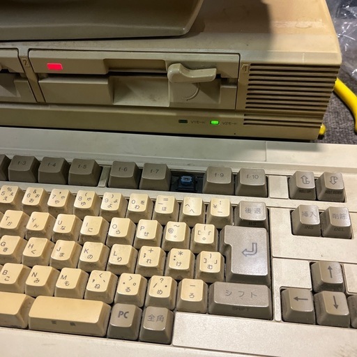 NEC PC-8801MH 起動確認済み　キーボードは不具合？あり　黄ばみ等あります