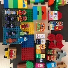 アンパンマンのブロックバケツの画像
