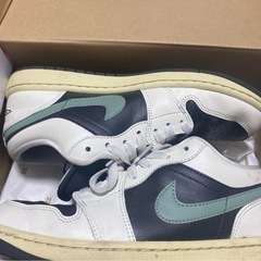 NIKE エア ジョーダン 1 LOW   