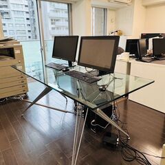 イタリア製ガラステーブル