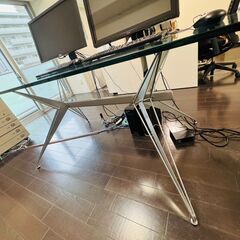 イタリア製ガラステーブル