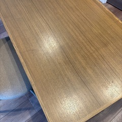木製 ダイニングテーブルの画像