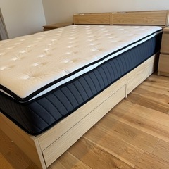 クイーンサイズ ベッドマットレス 美品の画像
