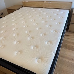 クイーンサイズ ベッドマットレス 美品の画像