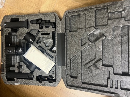 【ほぼ新品未使用品】DJI Ronin-SC カメラスタビライザー (一眼/ミラーレス用ジンバル) プロ向けハンドヘルドカメラ用ジンバ