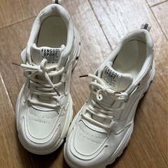 スニーカー 厚底 