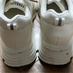 スニーカー 厚底 の画像