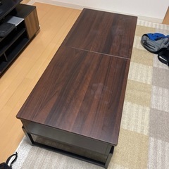 収納機能付きテーブル