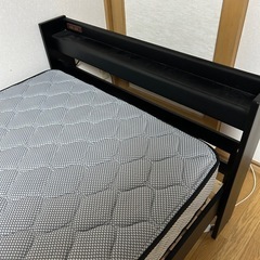 マットレス付きベッドの画像