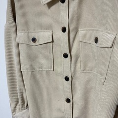 上に羽織る服