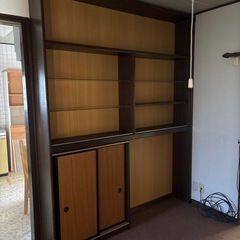 作り付け　棚　収納