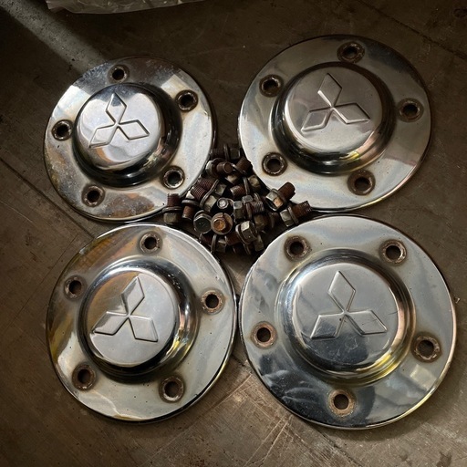 三菱 ふそう 純正ホイールハブキャップ 4個セット低床 フロント用 三菱