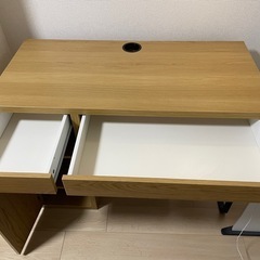 IKEA 学習机 
MICKE ミッケ オーク調＆椅子の画像