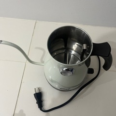 【取引中】Toffy 温度計付き電気ケトル　ホワイトの画像