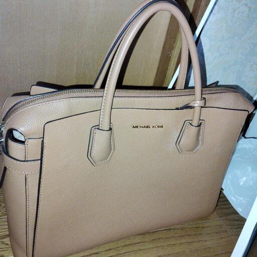 バッグ　MICHEL KORS