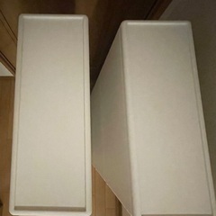 ホワイトプラスチック収納3段ボックス キャスター付き 2つの画像
