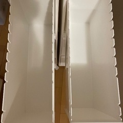 ホワイトプラスチック収納3段ボックス キャスター付き 2つの画像