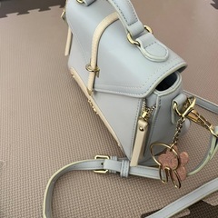 レディースショルダーバッグの画像