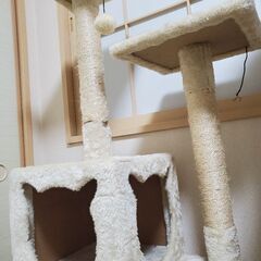 中古キャットタワーの画像