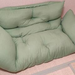 ソファ売ります（2000円）+ ニトリのグリーンカバー付きの画像