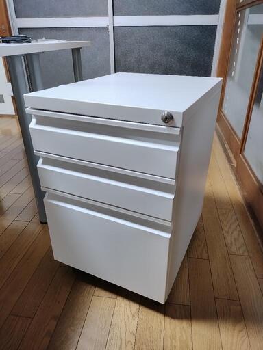 スチールキャビネット、引き出し