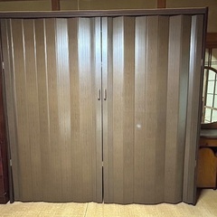 引越し片付け中　ワードローブ　組立　クローゼット　パイプラック