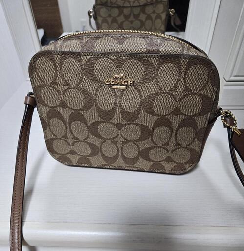 本日取り引き値段　美品　定価3万円　COACH ショルダーバッグ