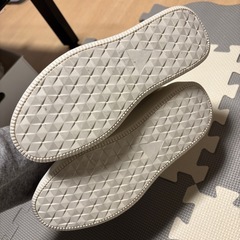 新品未使用スニーカーの画像