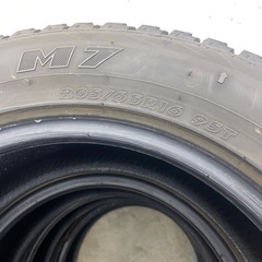 タイヤ スタッドレスタイヤ MAXTREK マックストレック TREK M7 205/65R16 4本の画像