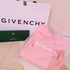 GIVENCHY ピンクパーカーの画像