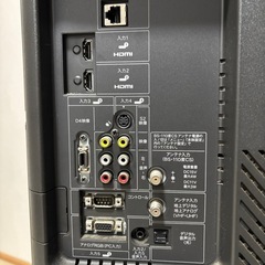 【値下げしました】32型SHARP AQUOS液晶カラーテレビ(リモコン付き)とテレビ台の画像