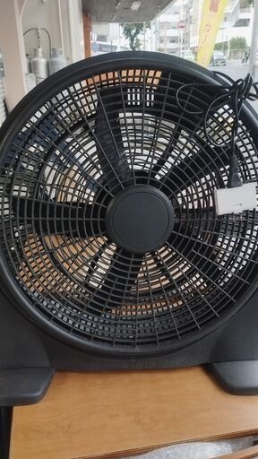 大型卓上扇風機 ブラック 直径５０センチ5枚羽別館においてます