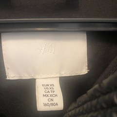 美品ボリュームダウン　H&M 黒の画像