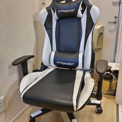 ゲーミングチェアの画像