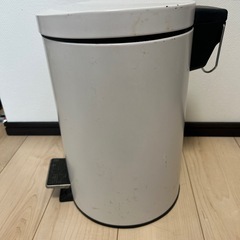 【3月末まで】ゴミ箱　ごみ箱　ダストボックス　ペダル　白　ホワイトの画像