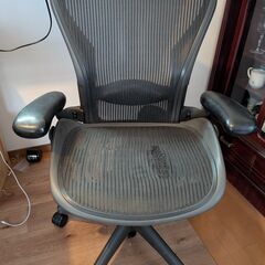 HermanMiller ハーマンミラー Aeron Chair...