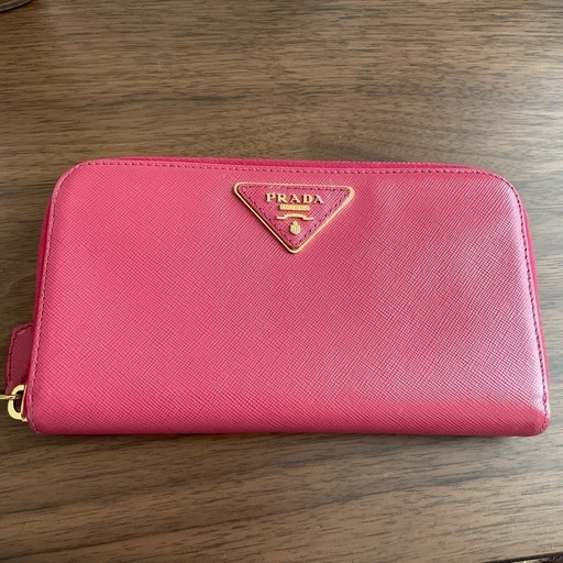 PRADA 財布