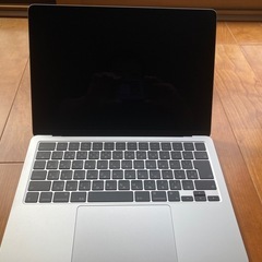 MacBook Air M2 シルバー充放電回数17回、 バッテリー最大容量100%
