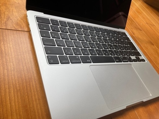 MacBookAir M2 256G バッテリー100% 充電23回 MacBook Air M2 シルバー充放電回数17回、 バッテリー最大容量100%